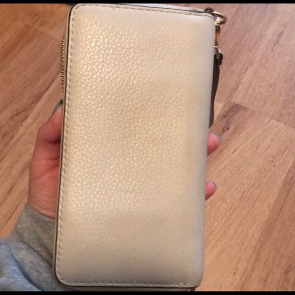 Michael Kors Large Tote and Matching Wallet - Picture 8 of 8